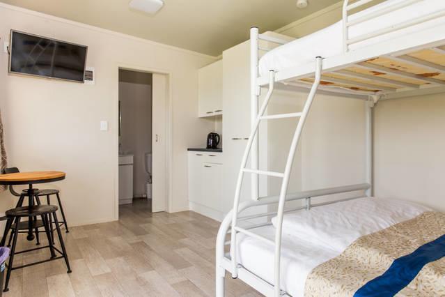 Auckland Karaka Country Retreat Hotel ภายนอก รูปภาพ